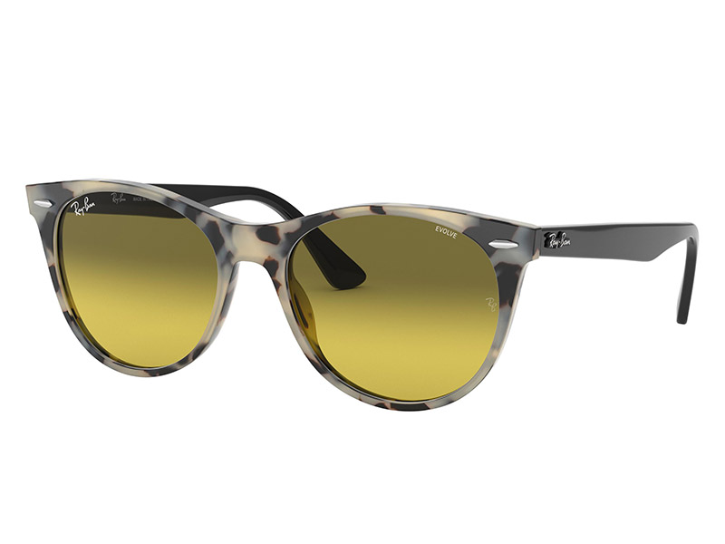 حرر شخصيتك الفريدة من مجموعة  RAY BAN لربيع وصيف 2019